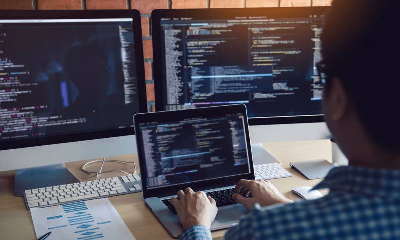 数据科学选型:R与Python如何赋能湘潭网站建设?